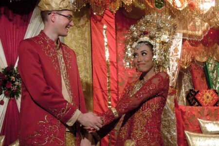 Marrying-Balinese marrying a Balinese woman