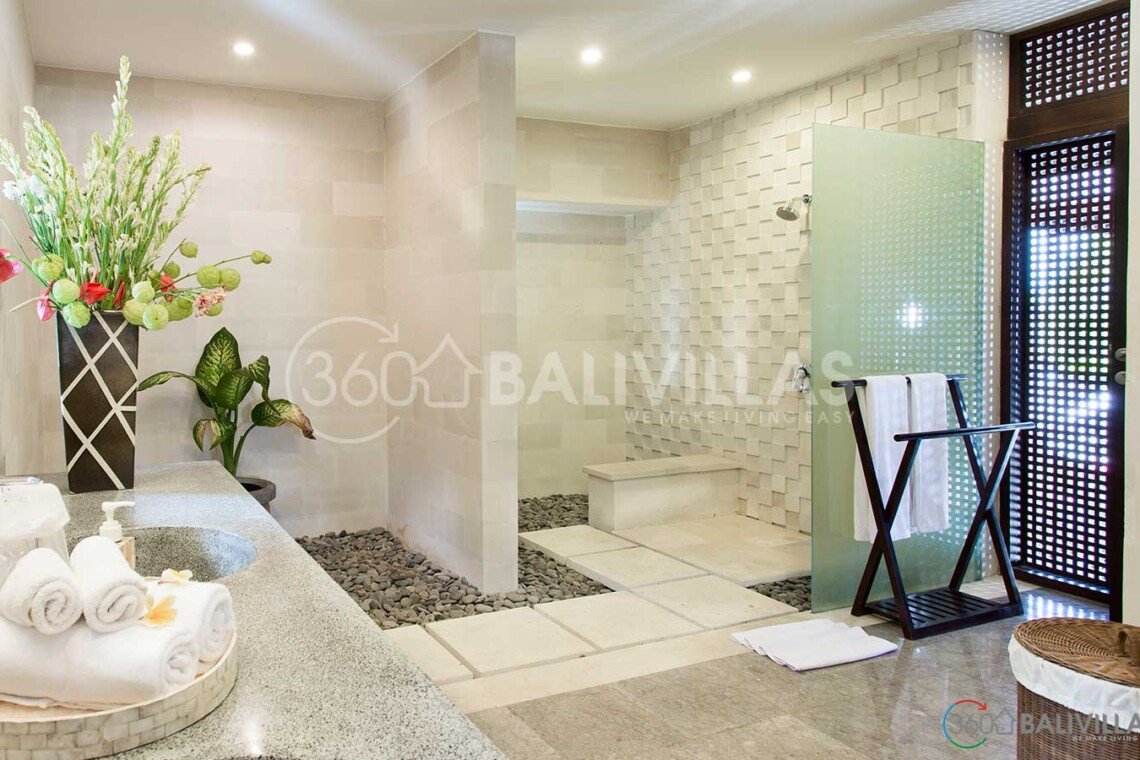 Bayu-Gita-Residence-Gianyar-villa-for-rent-360BaliVillas-g